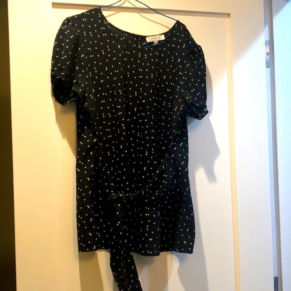 BLOuSOLOGY size M blouse. Black with small  white hearts